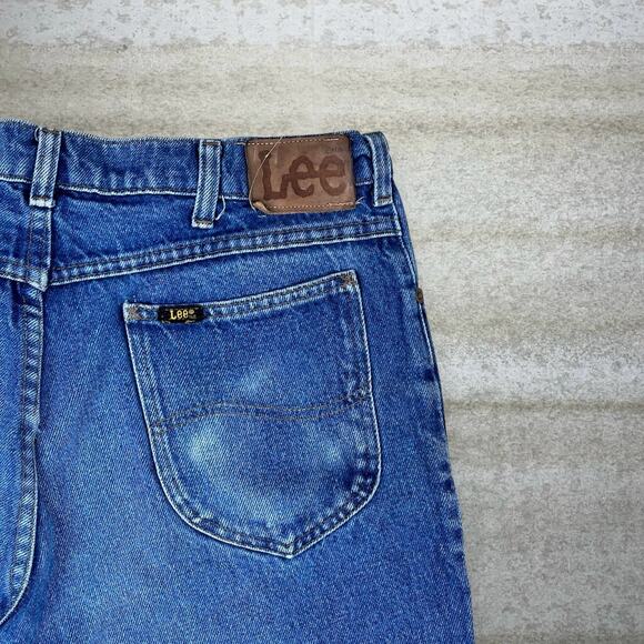 Vintage Lee MR Jeans Medium Wash Denim Straight Fit Made in USA Tan Logo Tab 90s - Picture 3 of 6
